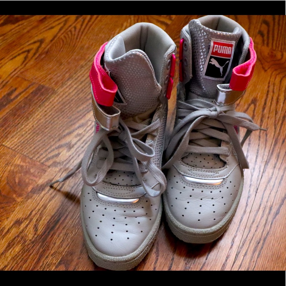 Gray w/pink Puma high top sneakers great condition